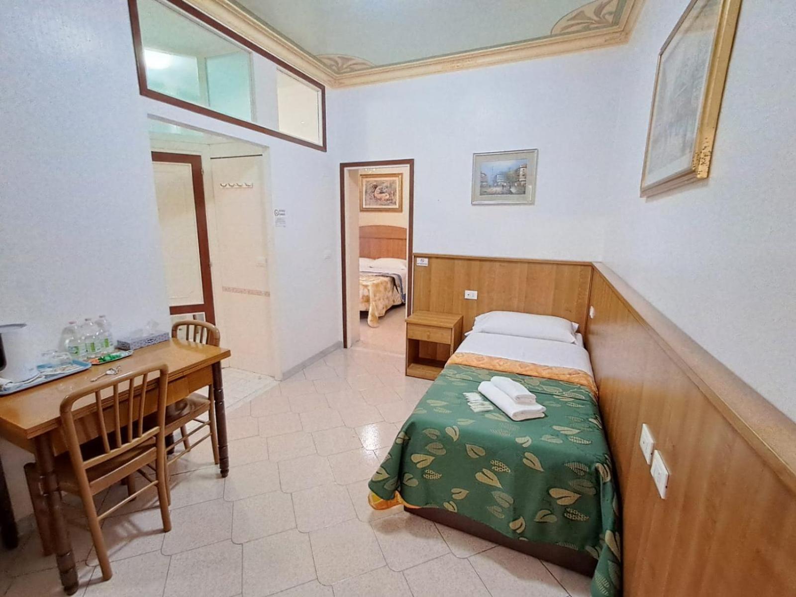Nahid Accommodation โรม ภายนอก รูปภาพ