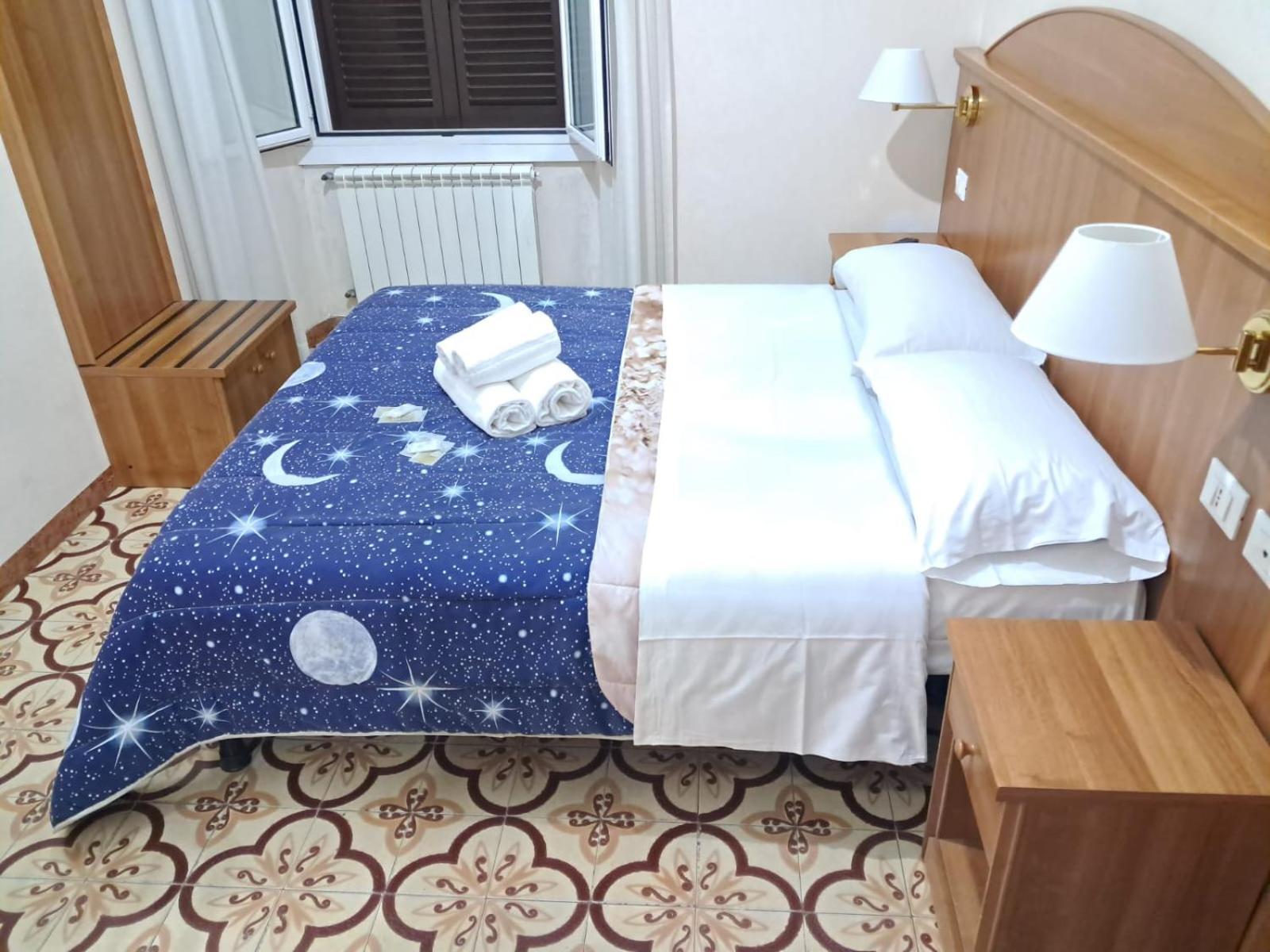 Nahid Accommodation โรม ภายนอก รูปภาพ