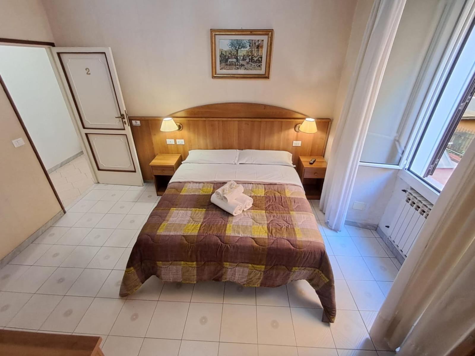 Nahid Accommodation โรม ภายนอก รูปภาพ