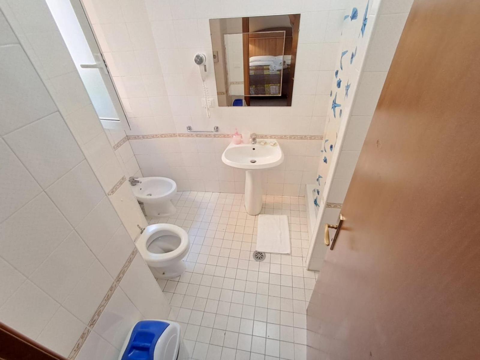 Nahid Accommodation โรม ภายนอก รูปภาพ