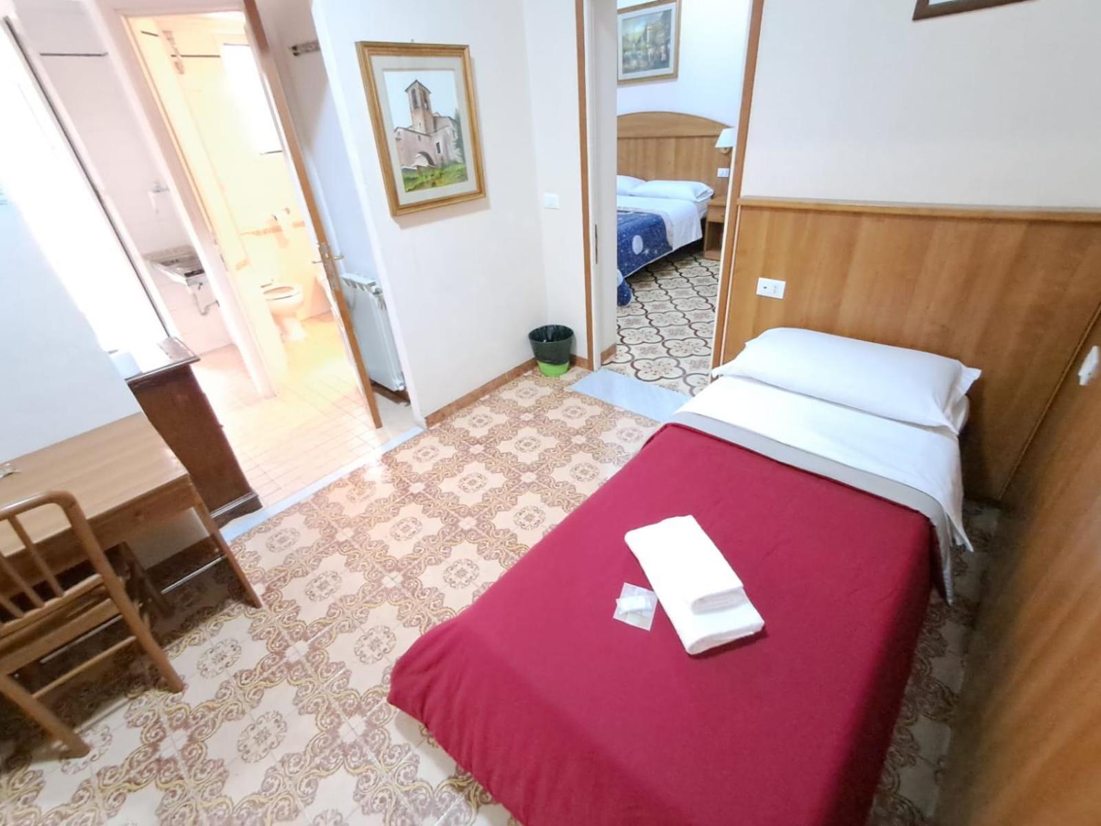 Nahid Accommodation โรม ภายนอก รูปภาพ