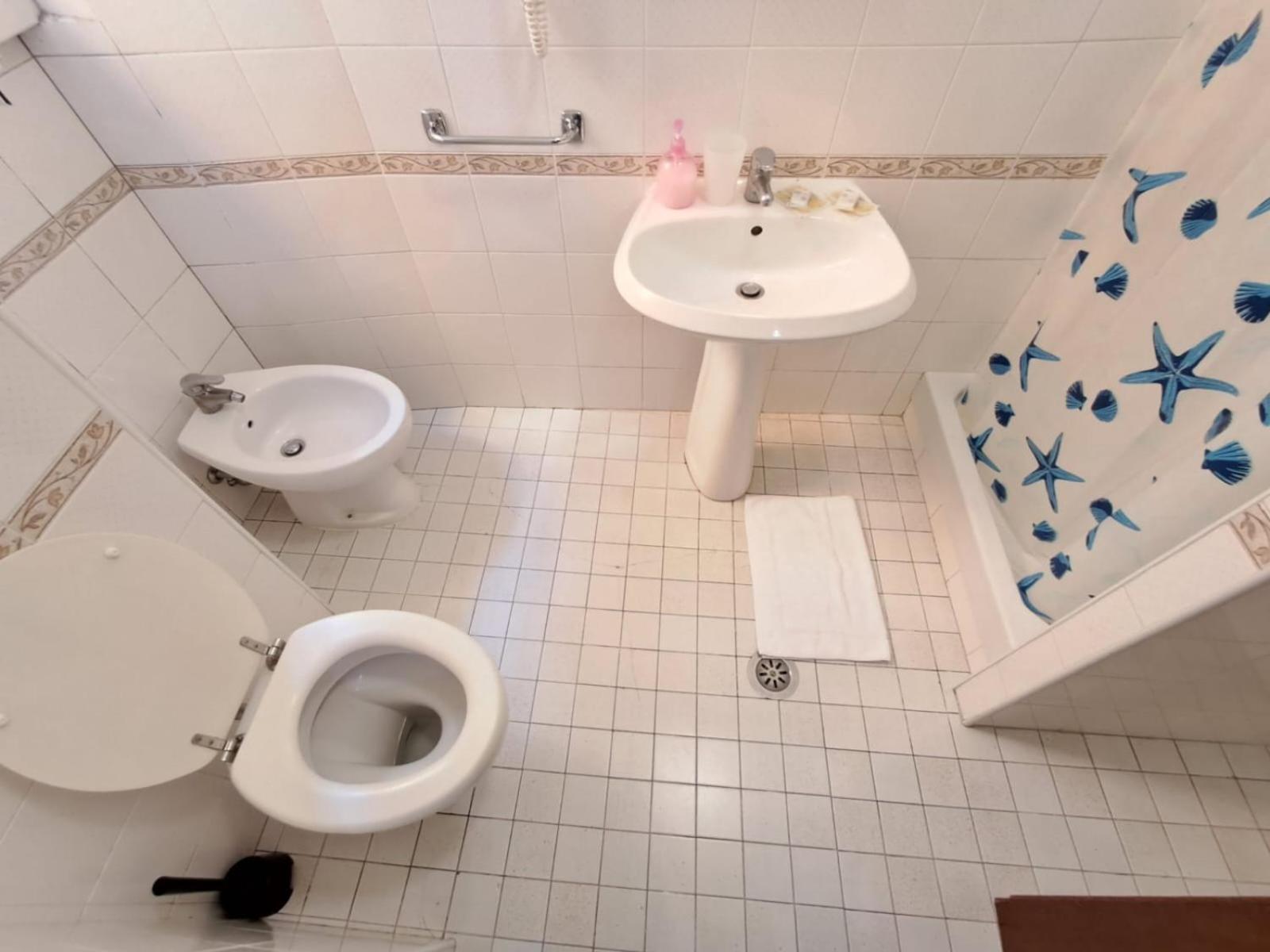 Nahid Accommodation โรม ภายนอก รูปภาพ