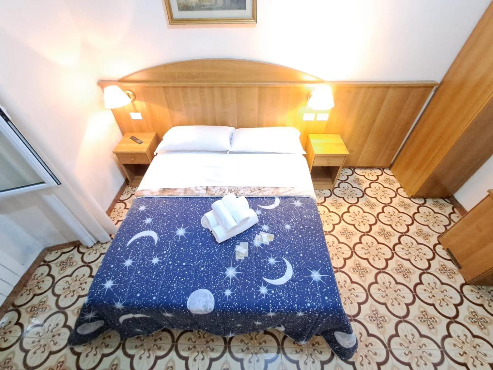 Nahid Accommodation โรม ภายนอก รูปภาพ