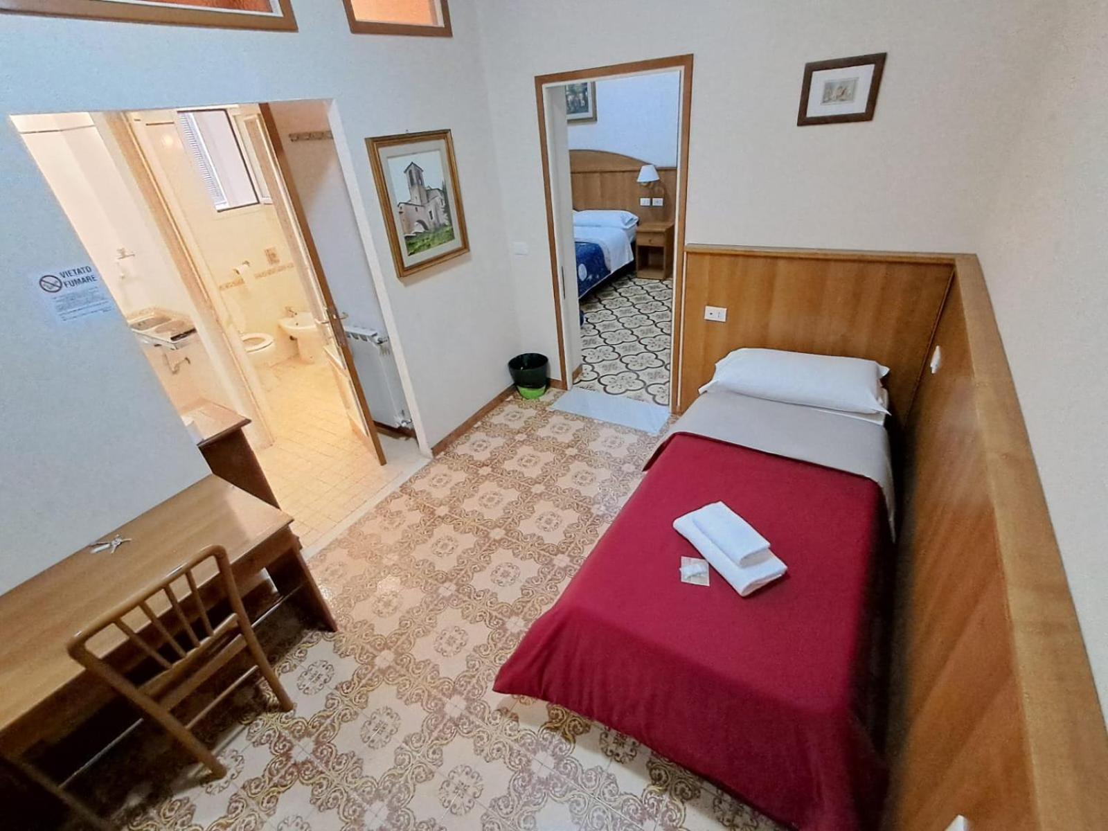 Nahid Accommodation โรม ภายนอก รูปภาพ